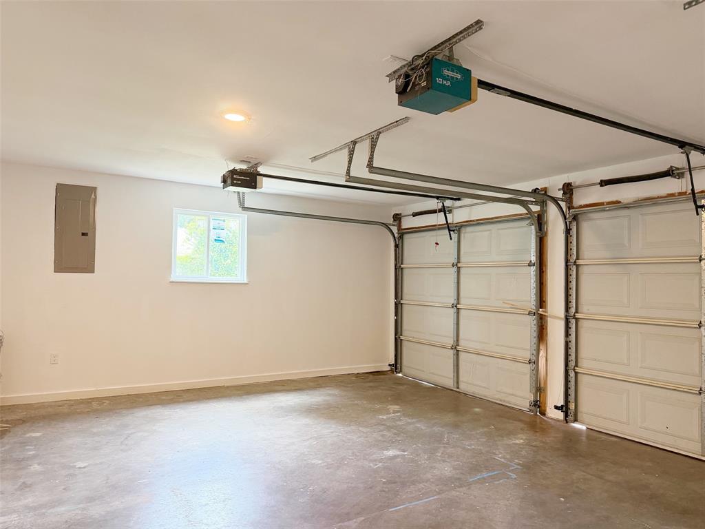 4909 Loch Lomond Drive Property Photo 17