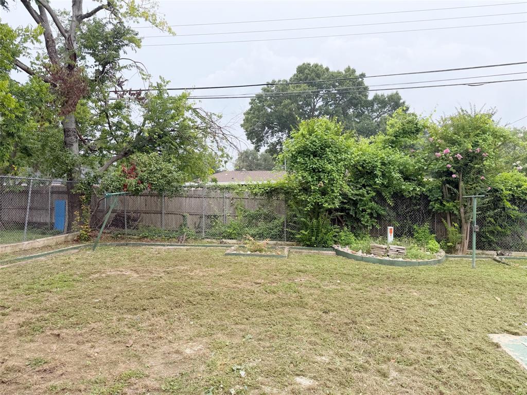 4909 Loch Lomond Drive Property Photo 21