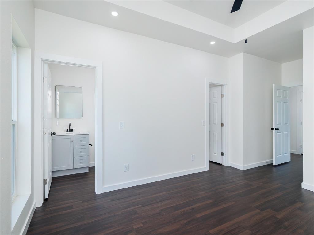 2908 Avenue D Property Photo 6