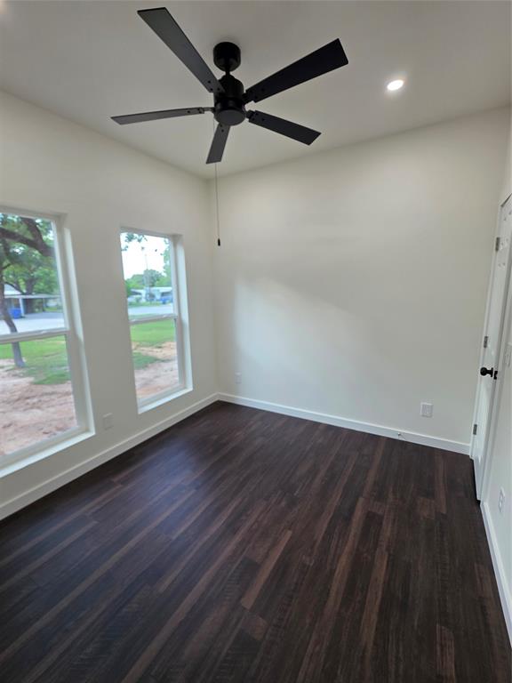 2908 Avenue D Property Photo 10
