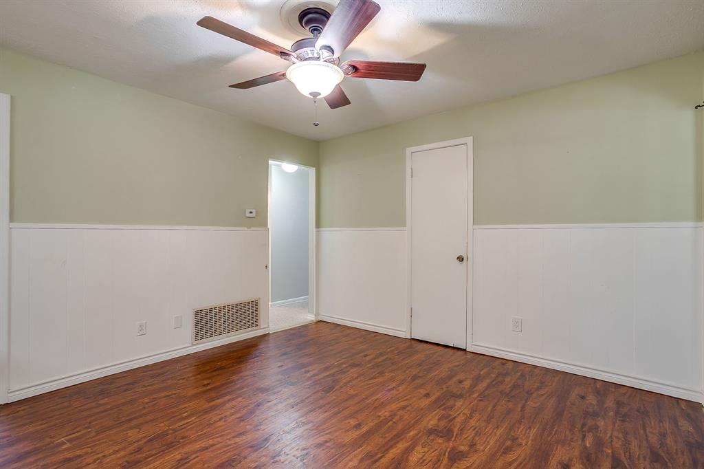 302 Case Street Property Photo 5
