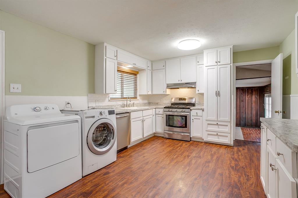 302 Case Street Property Photo 10