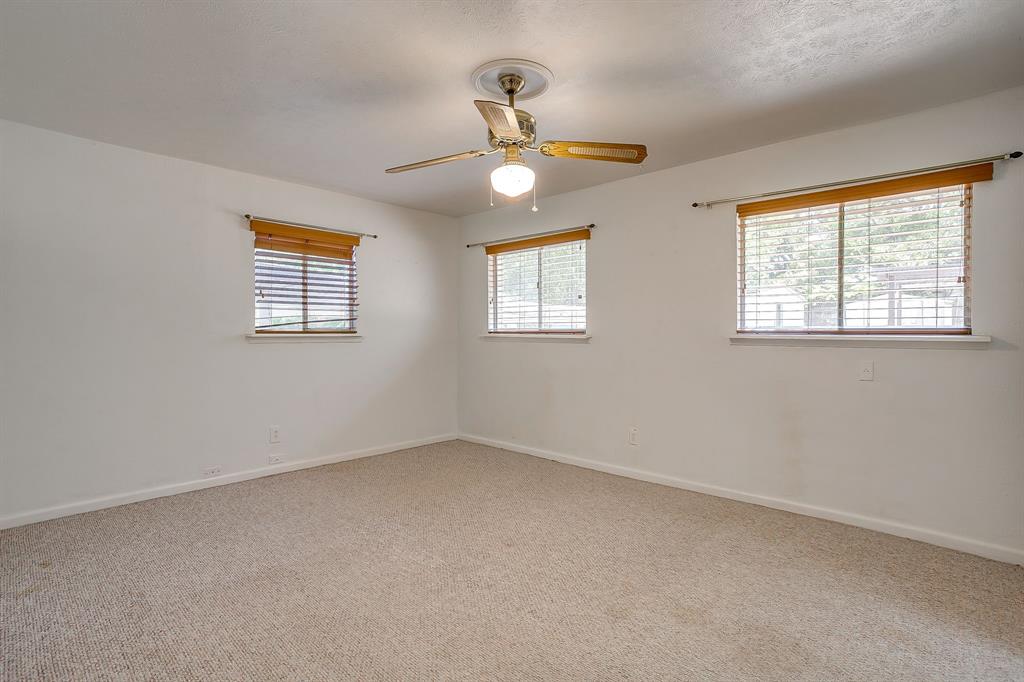 302 Case Street Property Photo 18
