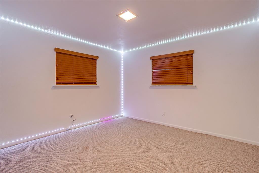 302 Case Street Property Photo 25