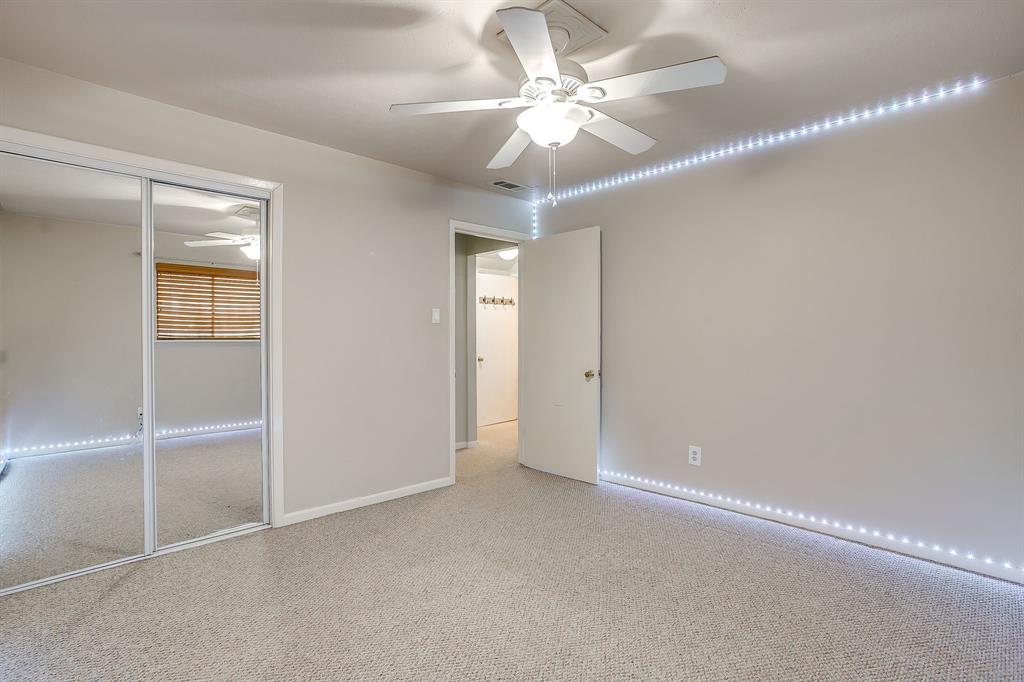302 Case Street Property Photo 28