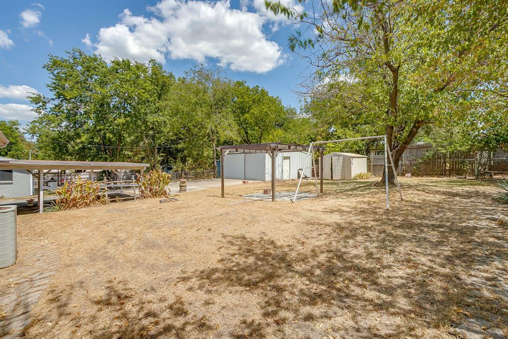 302 Case Street Property Photo 33