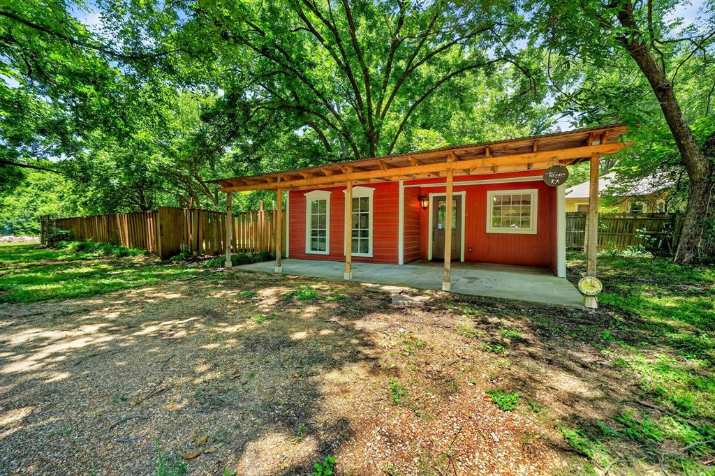 415 S Dallas Avenue Property Photo 1