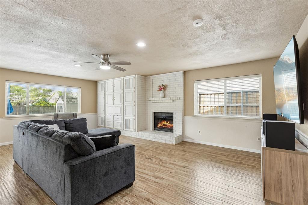 304 Lark Lane Property Photo 4