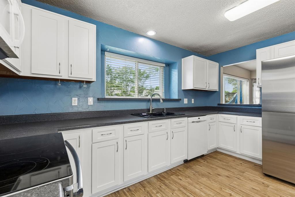 304 Lark Lane Property Photo 12