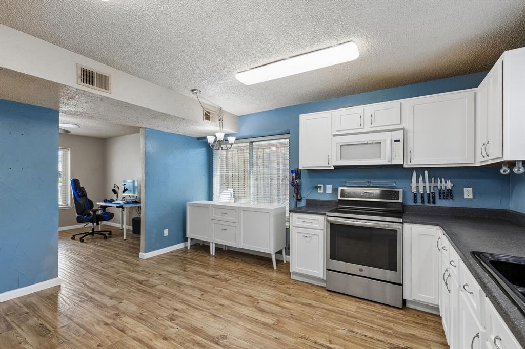 304 Lark Lane Property Photo 15