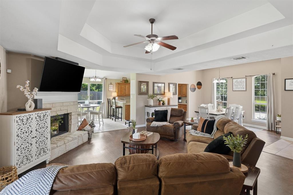 4406 Two Creek Court Property Photo 10