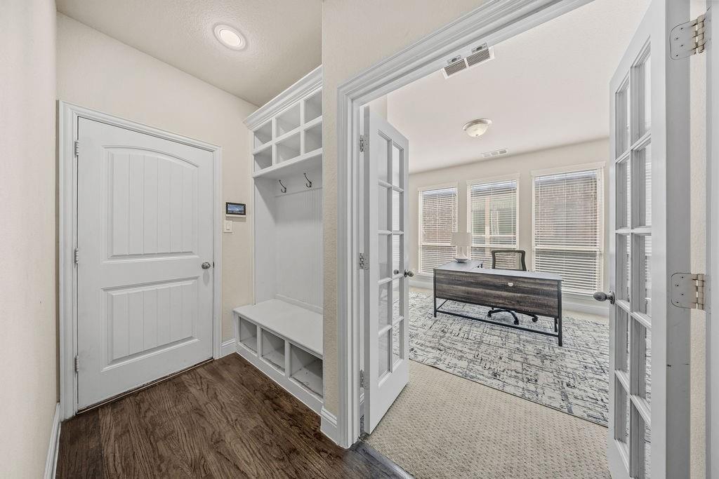 833 Fireside Drive Property Photo 18