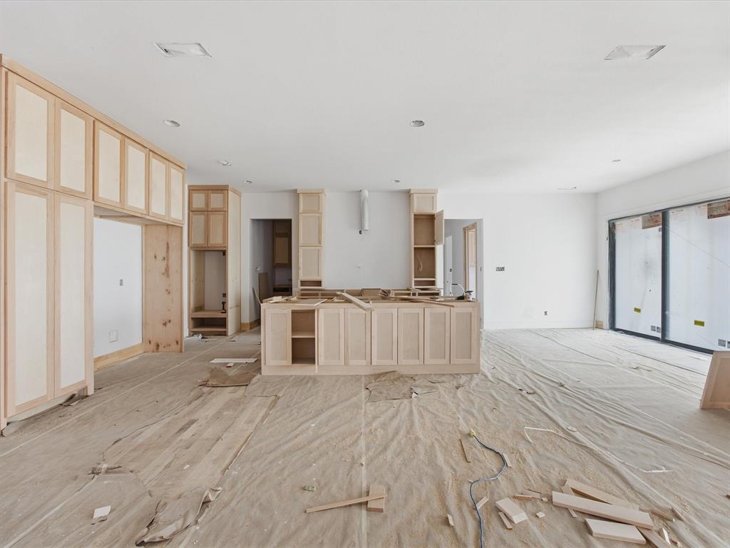 905 San Jacinto Property Photo 7