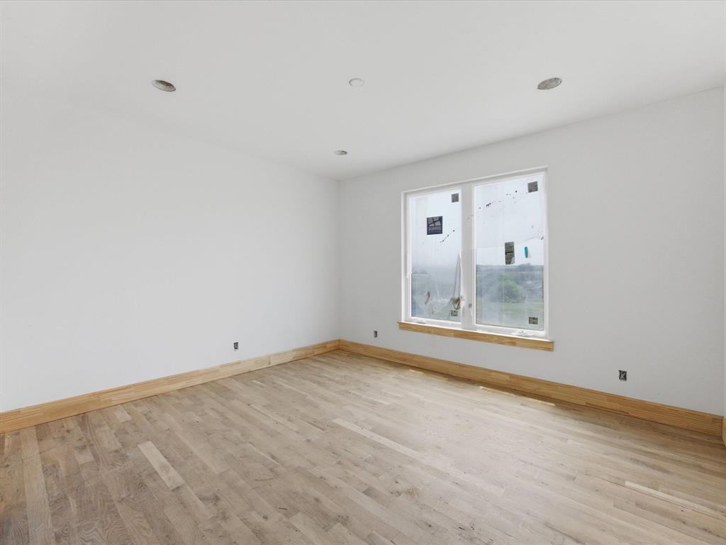 905 San Jacinto Property Photo 10