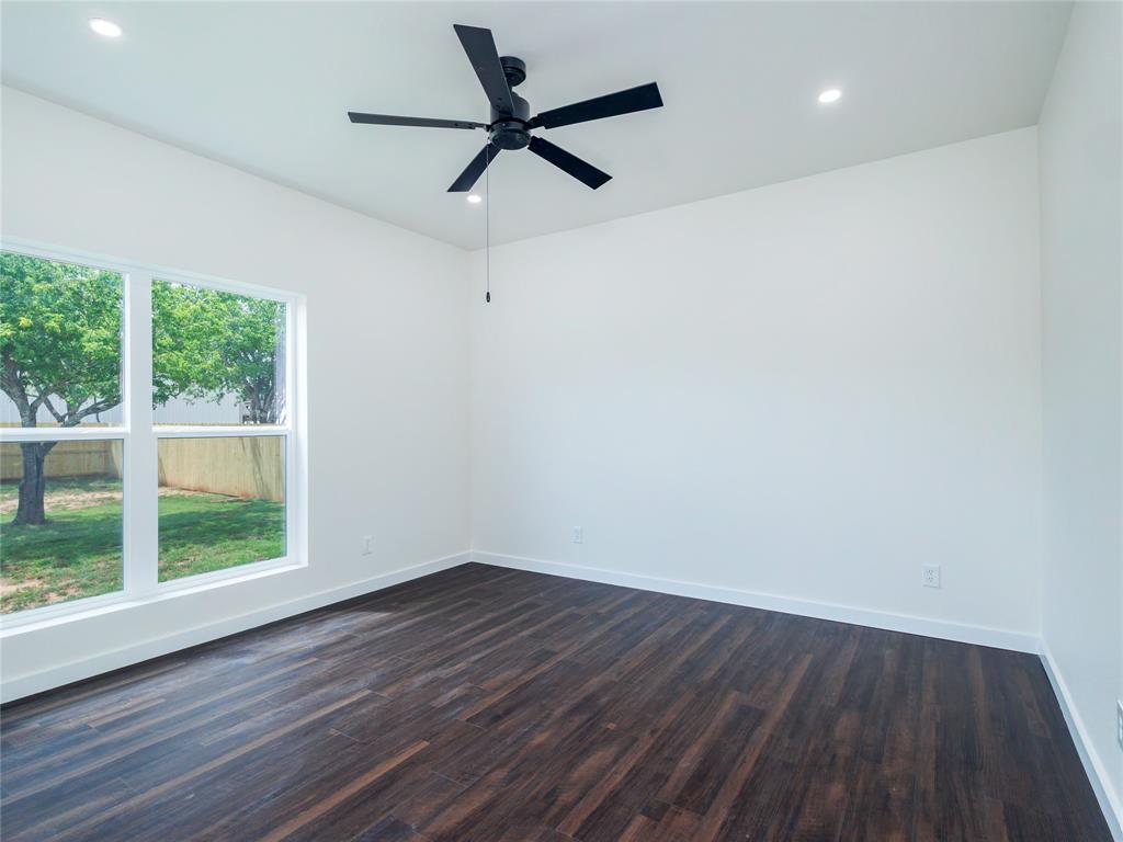 2902 Avenue D Property Photo 20