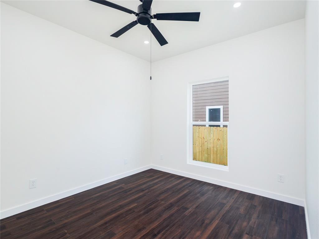 2902 Avenue D Property Photo 27