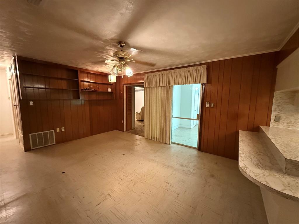 3113 Logan Street Property Photo 6