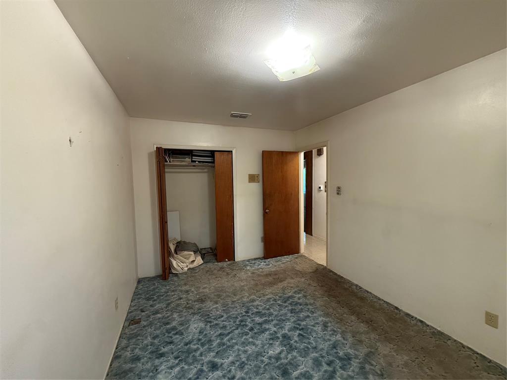3113 Logan Street Property Photo 16