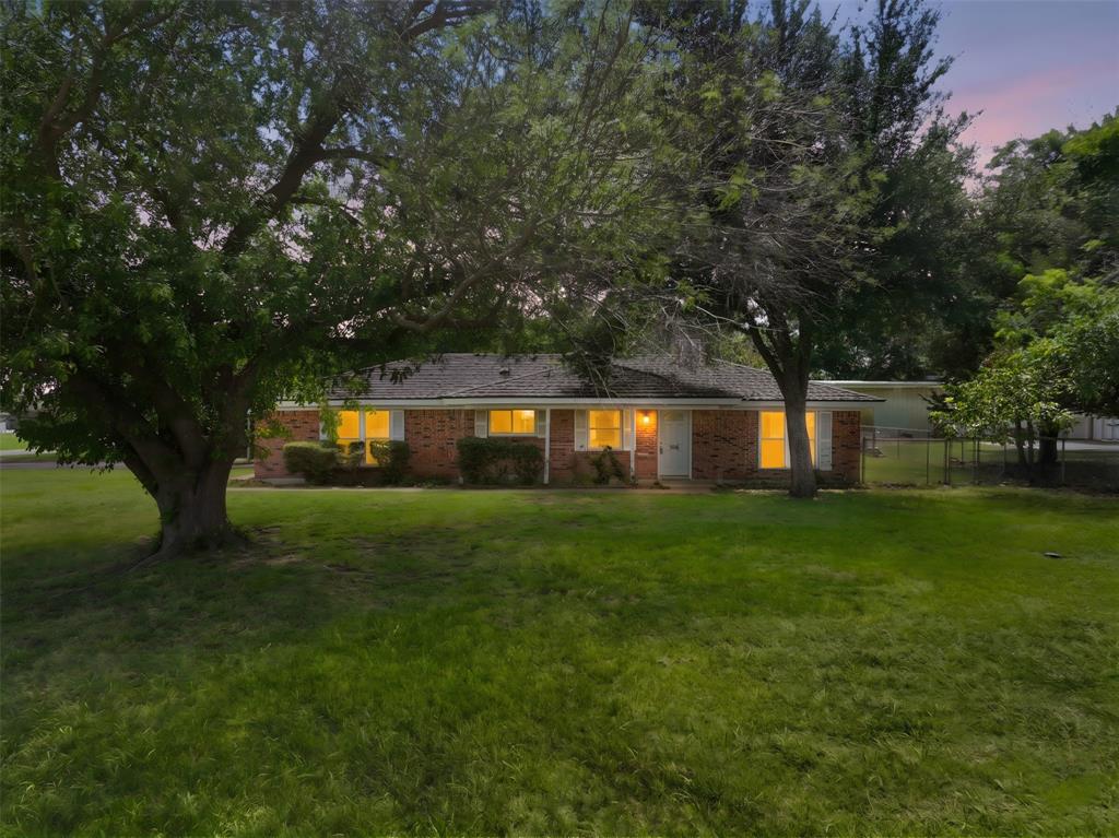516 Willow Park Drive Property Photo 1