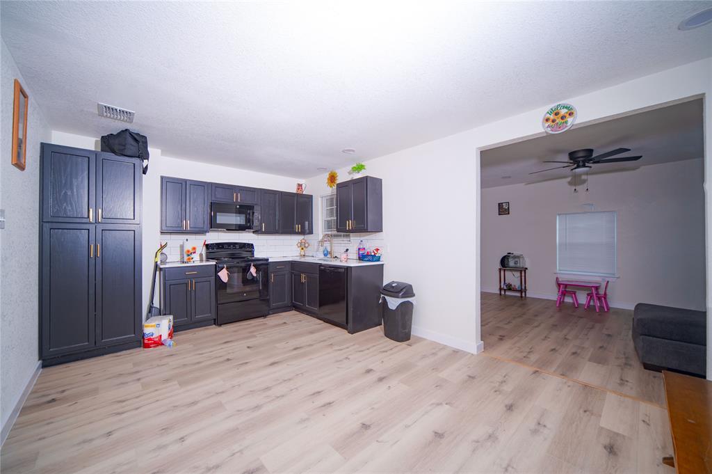 107 W Purdom Avenue Property Photo 3