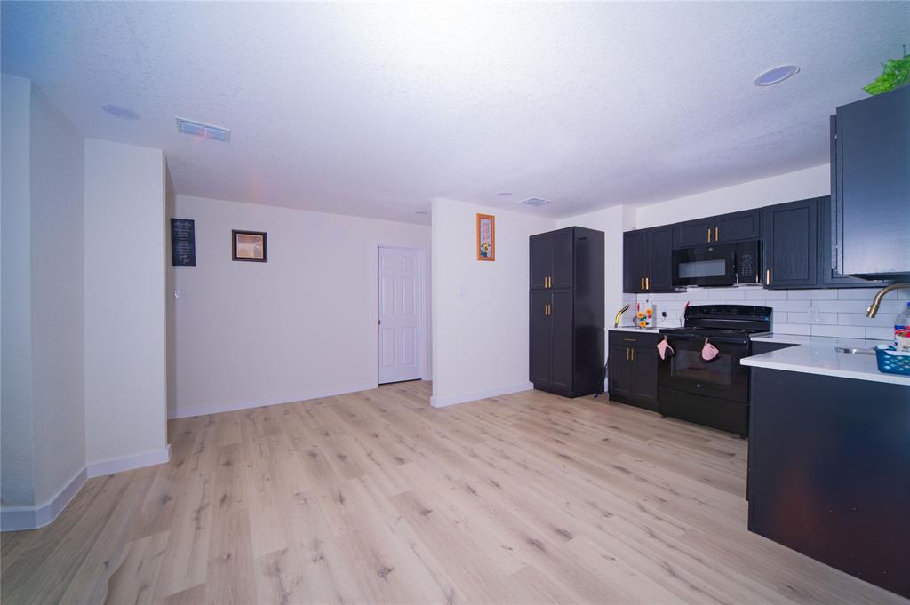 107 W Purdom Avenue Property Photo 4