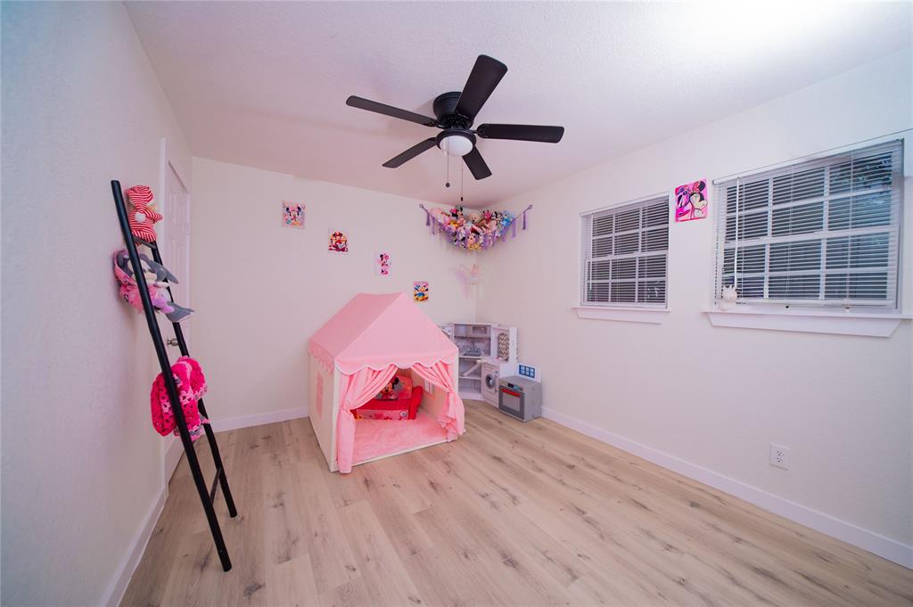 107 W Purdom Avenue Property Photo 11