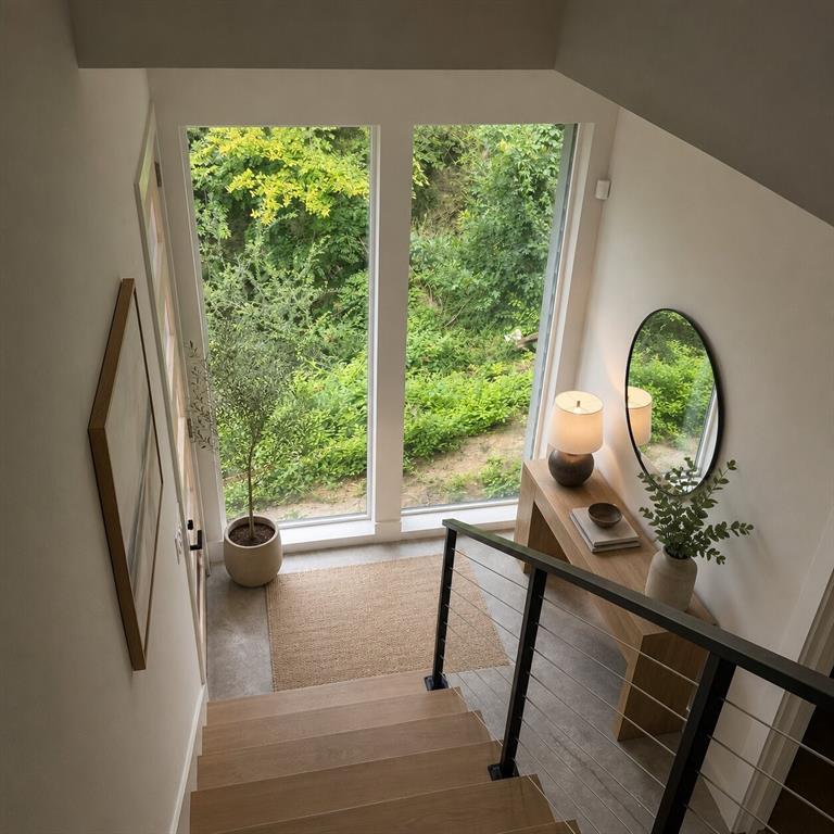 2307 Kings Road Property Photo 4