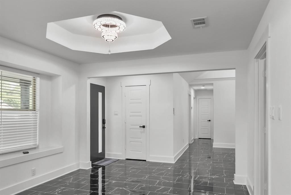 923 Short Line Boulevard Property Photo 4