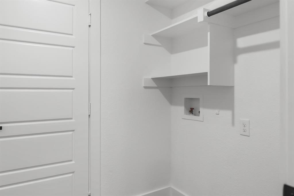 923 Short Line Boulevard Property Photo 5