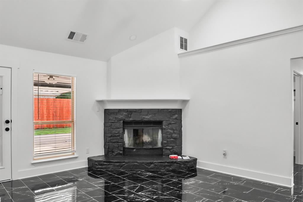 923 Short Line Boulevard Property Photo 7
