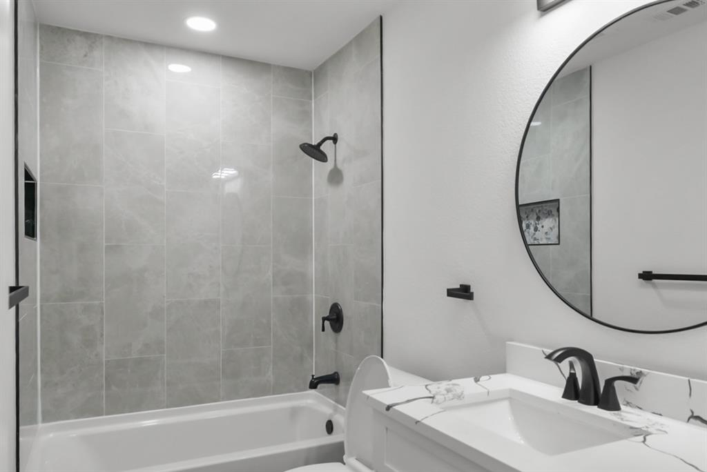 923 Short Line Boulevard Property Photo 9