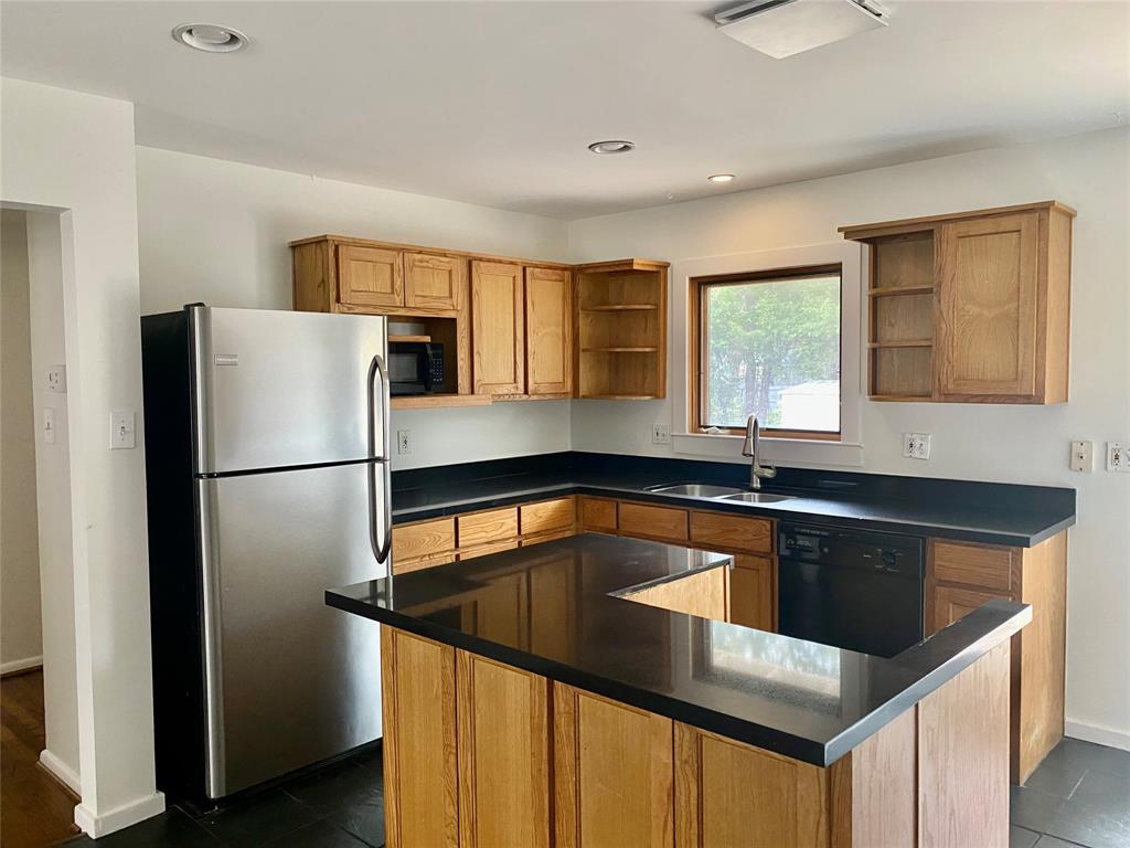 425 Bondstone Drive Property Photo 4