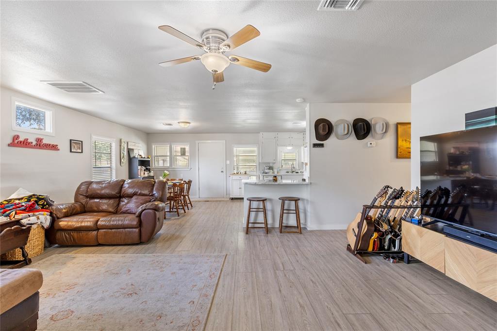 3804 Sandy Beach Drive Property Photo 6