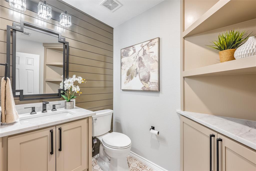 1123 Caroline Drive Property Photo 3