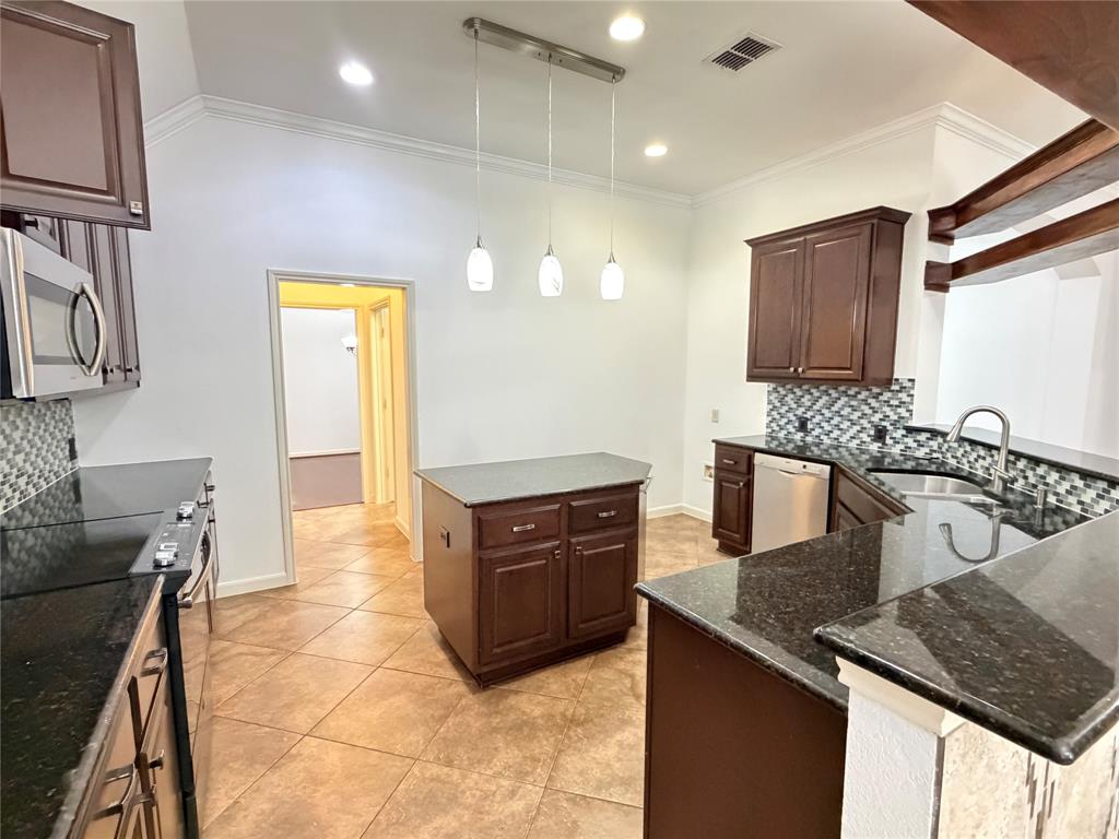 5852 Windy Meadow Lane Property Photo 10
