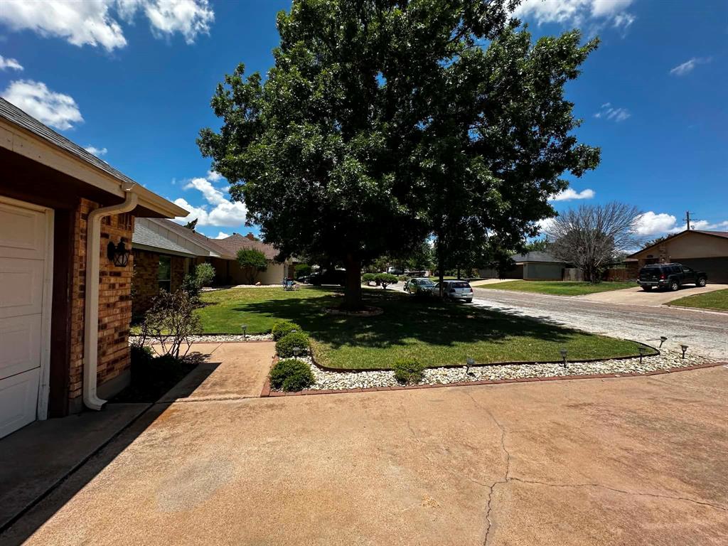 4633 Beall Boulevard Property Photo 4