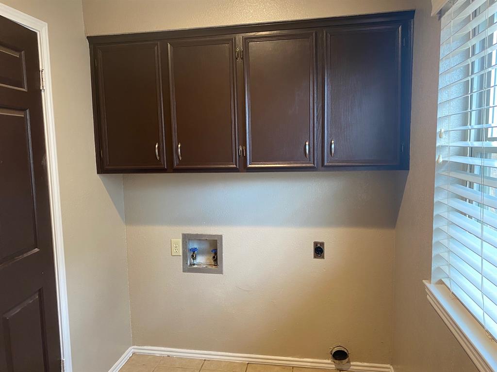4633 Beall Boulevard Property Photo 12