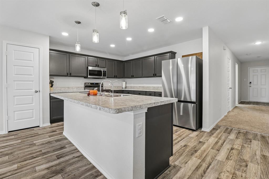 2020 Sun Star Drive Property Photo 4
