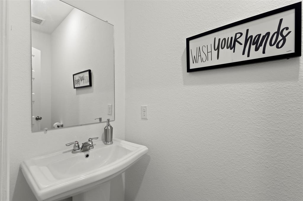 1848 Coronet Avenue Property Photo 34