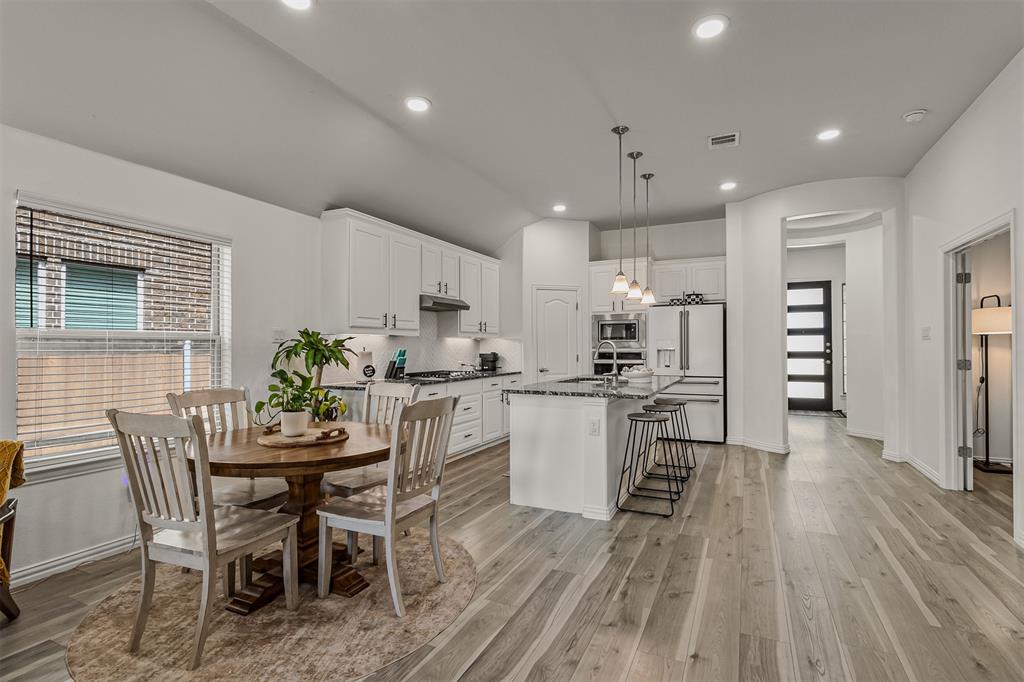 2524 Solomons Place Property Photo 4