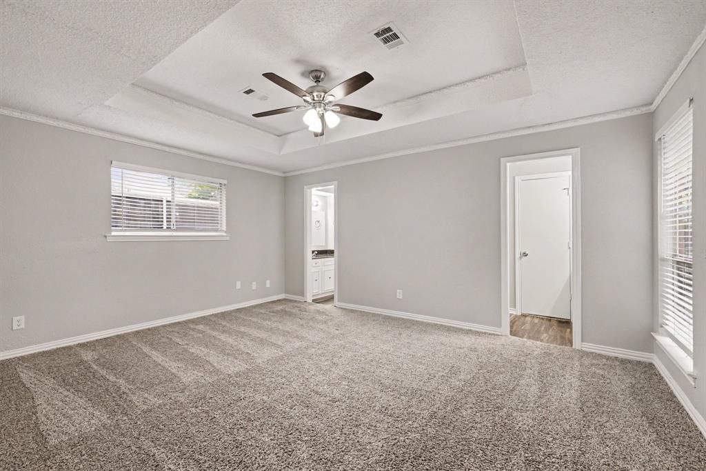 1702 Yorkshire Drive Property Photo 12