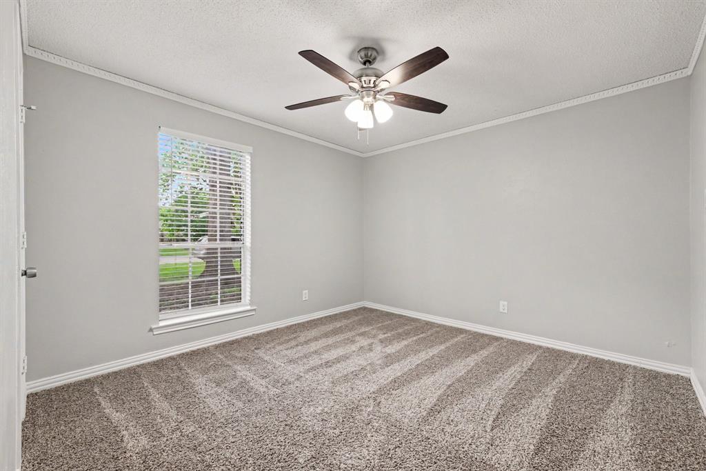 1702 Yorkshire Drive Property Photo 14