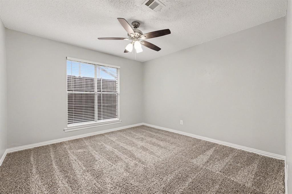 1702 Yorkshire Drive Property Photo 15