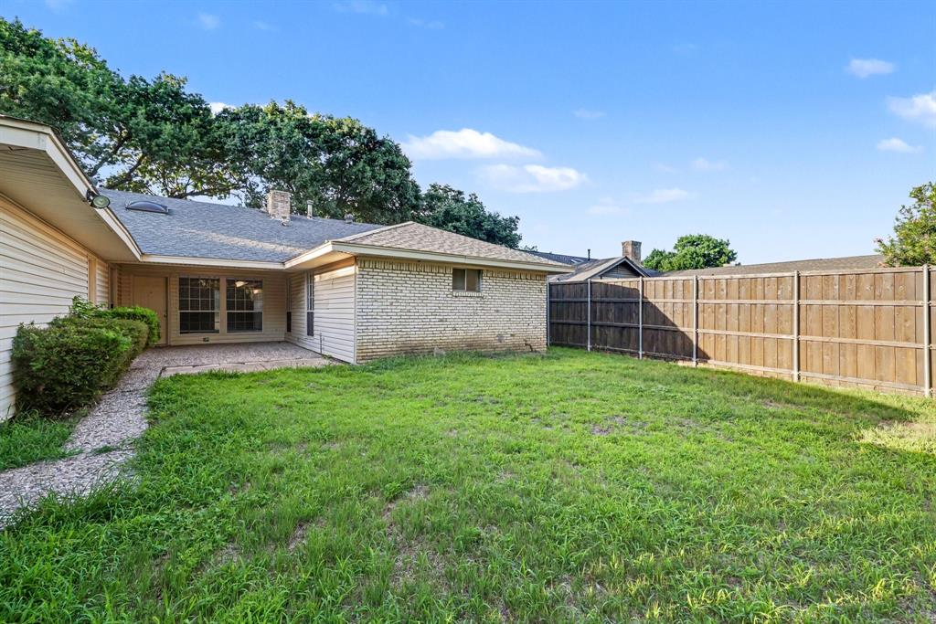 1702 Yorkshire Drive Property Photo 20