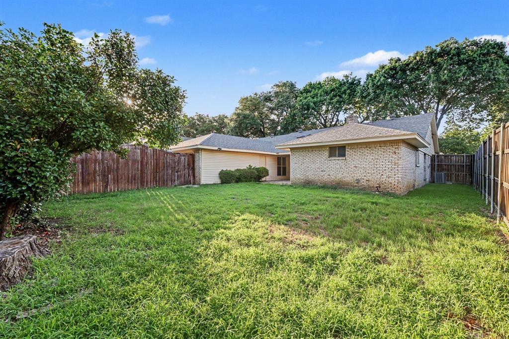 1702 Yorkshire Drive Property Photo 21