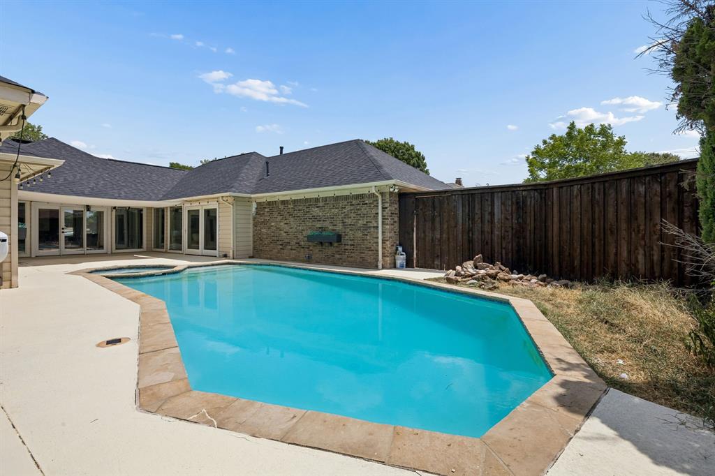 3608 Wandering Trail Property Photo 35