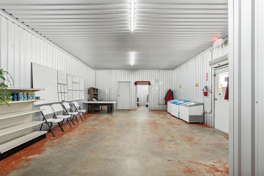 324 E Highway 6 Property Photo 4