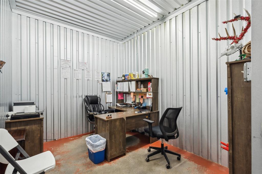 324 E Highway 6 Property Photo 6