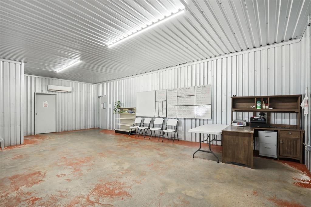 324 E Highway 6 Property Photo 7
