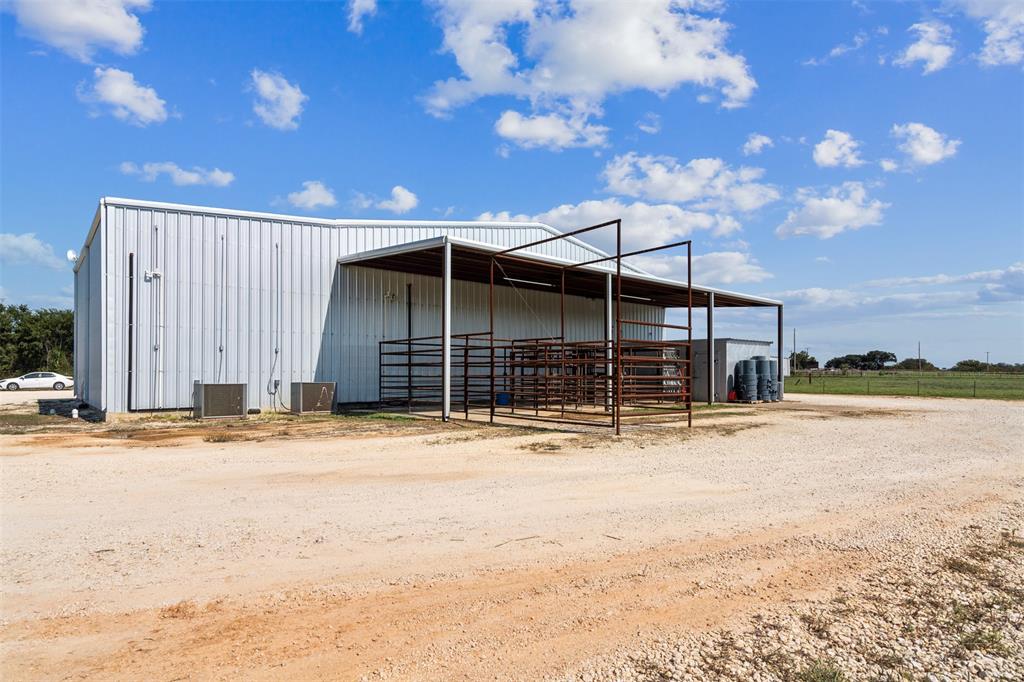 324 E Highway 6 Property Photo 21